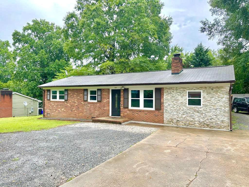 2401 Woodleaf Drive